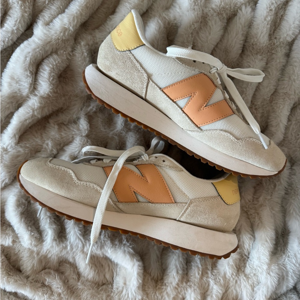New Balance Women's Sneakers in Cream and Orange